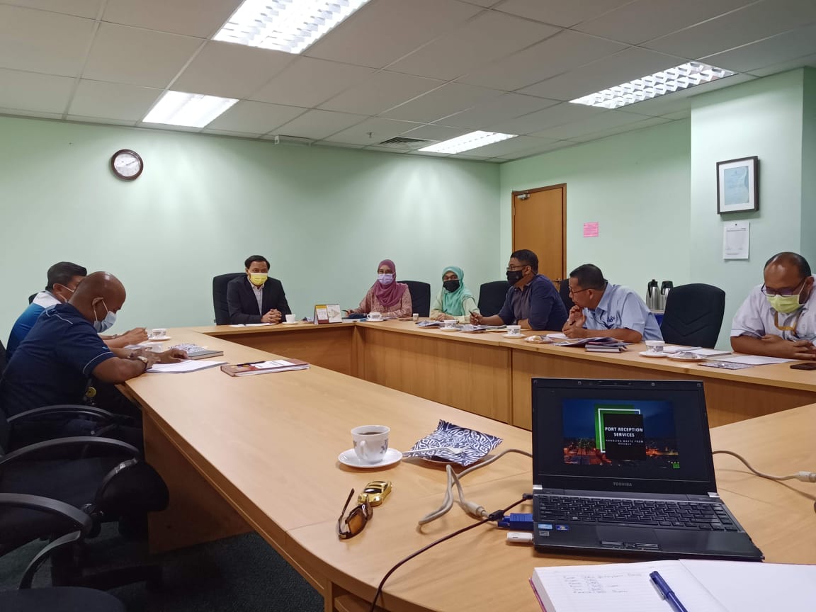 MSK Pro Global facilitating a working session with a client management team
